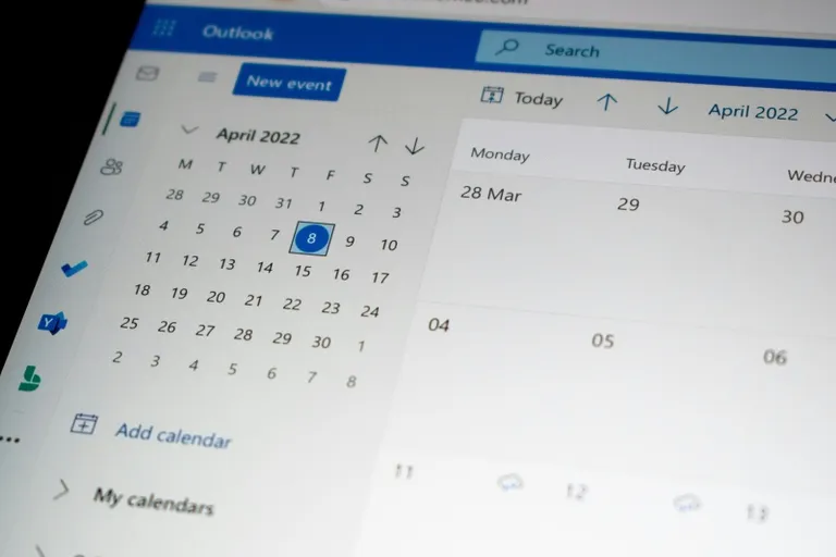 A booking calendar with an empty, unconfirmed appointment slot